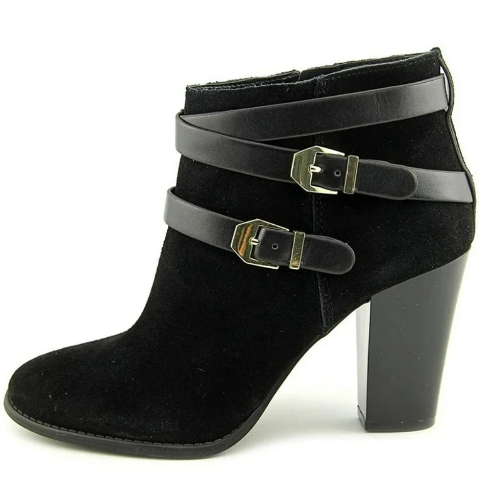 NWT INC International Concepts Black Leather Jaydie Ankle Booties / Buckle 10M